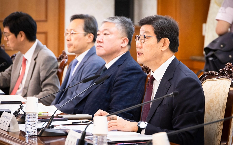 노연홍 의료개혁특별위원회 위원장이 10일 서울 종로구 정부서울청사에서 열린 ‘제2차 의료개혁특별위원회’에서 발언하고 있다.