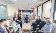 6.25전쟁 참전국과의 국제보훈사업 교류 협력 강화 및 정부가 지원한 독일 최초의 6.25전쟁 참전비 제막, 독립유공자 유해봉환 추친 등을 위해 프랑스와 독일을 방문 중인 강정애 국가보훈부 장관이 현지시각 7일 오전 프랑스 파리 주프랑스 대사관에서 열린 프랑스인 독립유공자 루이 마랭 건국훈장 전수 행사에 참석하여 인사말씀을 하고 있다.