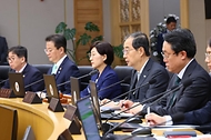 한덕수 국무총리가 14일 정부세종청사에서 열린 ‘제21회 국무회의’에서 모두발언을 하고 있다.
