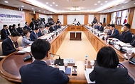 노연홍 의료개혁특별위원회 위원장이 10일 서울 종로구 정부서울청사에서 열린 ‘제2차 의료개혁특별위원회’에서 발언하고 있다.