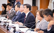 노연홍 의료개혁특별위원회 위원장이 10일 서울 종로구 정부서울청사에서 열린 ‘제2차 의료개혁특별위원회’에서 발언하고 있다.