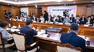 노연홍 의료개혁특별위원회 위원장이 10일 서울 종로구 정부서울청사에서 열린 ‘제2차 의료개혁특별위원회’에서 발언하고 있다.