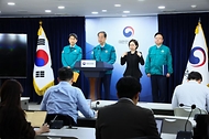 한덕수 국무총리가 16일 서울 종로구 정부서울청사에서 의대정원 관련 대국민담화를 발표하고 있다.