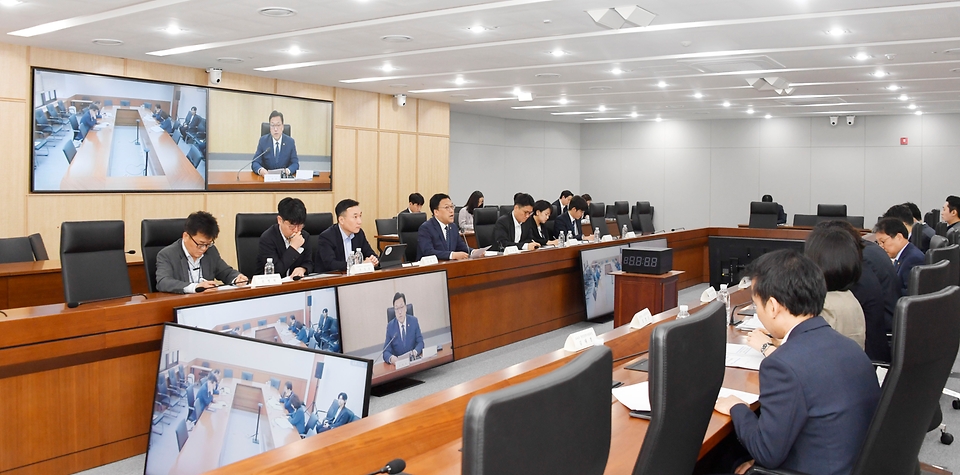 김병환 기획재정부 차관이 17일 정부세종청사에서 열린 ‘제17차 일자리 TF 겸 제21차 물가관계차관회의’에서 발언하고 있다. 