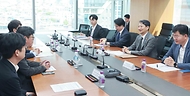 안덕근 산업통상자원부 장관이 20일 서울 강남구 한국기술센터 대회의실에서 열린 ‘이차전지 전문가 간담회’를 주재하고 있다. 
