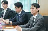 안덕근 산업통상자원부 장관이 20일 서울 강남구 한국기술센터 대회의실에서 열린 ‘이차전지 전문가 간담회’를 주재하고 있다. 