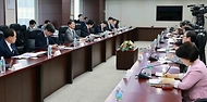 안덕근 산업통상자원부 장관이 22일 서울 종로구 한국무역보험공사 대회의실에서 열린 ‘제31차 에너지위원회’를 주재하고 있다.
