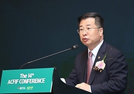 강경성 산업통상자원부 1차관이 23일 서울 영등포구 콘래드호텔에서 열린 ‘아시아화섬산업연맹(ACFIF) 컨퍼런스’에 참석해 축사하고 있다.