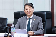 안덕근 산업통상자원부 장관이 22일 서울 종로구 한국무역보험공사 대회의실에서 열린 ‘제31차 에너지위원회’를 주재하고 있다.