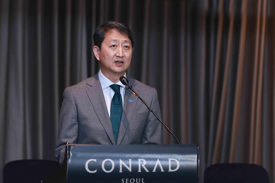안덕근 산업통상자원부 장관이 22일 서울 영등포구 콘래드호텔에서 진행된 ‘도레이 사(社) 투자협력 관련 양해각서(MOU) 체결식’에서 발언하고 있다. 