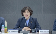 강정애 국가보훈부 장관이 24일 오전 강원도 횡성군청에서 열린 국립횡성호국원 조성사업 실시협약 체결식에 참석하여 인사말을 하고 있다.