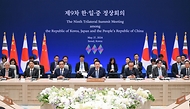 윤석열 대통령이 27일 청와대 영빈관에서 열린 ‘제9차 한·일·중 정상회의’에서 발언하고 있다.