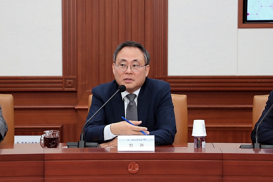 고기동 행정안전부 차관이 28일 서울 종로구 정부서울청사에서 열린 ‘전산사고 재발방지 대책 관련 민간전문가 토론회’에서 모두발언을 하고 있다. 