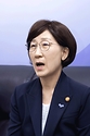 한화진 환경부 장관이 28일 정부세종청사 환경부 기자실에서 열린 출입기자단 간담회에서 발언하고 있다. 