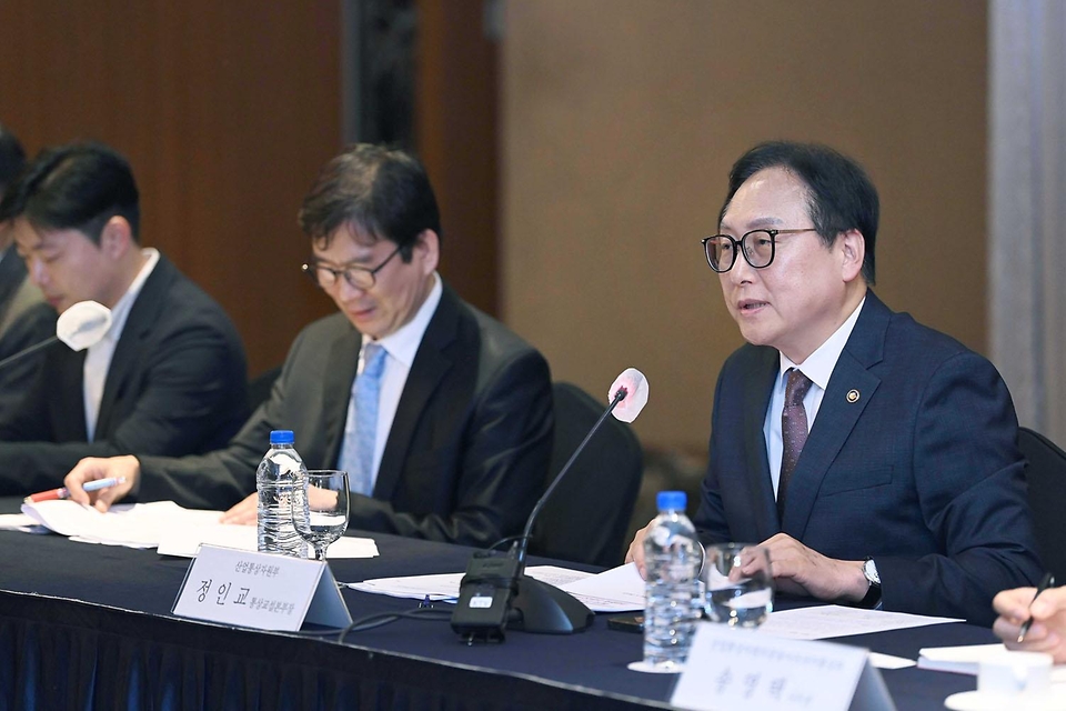 정인교 산업통상자원부 통상교섭본부장이 29일 서울 중구 롯데호텔 사파이어볼룸에서 열린 ‘제2차 한-아프리카 경제협력 민관추진위원회’를 주재하고 있다.