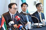 정인교 산업통상자원부 통상교섭본부장이 29일 서울 종로구 포시즌스 호텔에서 열린 ‘한-UAE CEPA(포괄적경제동반자협정) 정식 서명 관련 브리핑’에서 발언하고 있다.