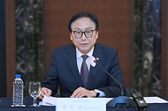 정인교 산업통상자원부 통상교섭본부장이 29일 서울 중구 롯데호텔 사파이어볼룸에서 열린 ‘제2차 한-아프리카 경제협력 민관추진위원회’를 주재하고 있다.