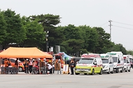<p>30일 충북 청주 무심천체육공원에서 군, 경찰, 소방대원&nbsp;등&nbsp;관계자들이&nbsp;'2024 재난대응 안전한국훈련' 일환으로 제방 유실로 인한 주택침수가 발생환 상황을 가상해 재난 상황 대응 훈련을 하고 있다.</p>