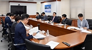 김병환 기획재정부 차관이 31일 서울 종로구 정부서울청사에서 열린 ‘물가관계차관회의’를 주재하고 있다. 