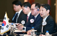 안덕근 산업통상자원부 장관이 31일 서울 중구 롯데호텔에서 열린 ‘제12차 한-우즈베키스탄 무역경제공동위원회’에서 발언하고 있다.