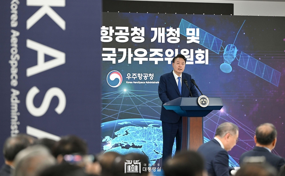 윤석열 대통령이 30일 경남 사천시 우주항공청 임시청사에서 열린 ‘우주항공청 개청식 및 제1차 국가우주위원회’에서 발언하고 있다.