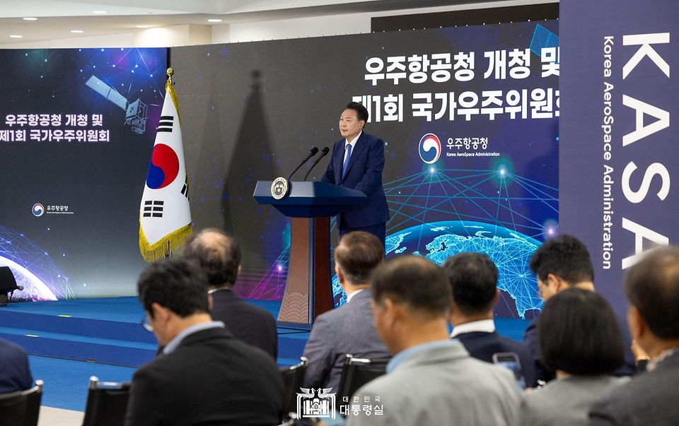 윤석열 대통령이 30일 경남 사천시 우주항공청 임시청사에서 열린 ‘우주항공청 개청식 및 제1차 국가우주위원회’에서 발언하고 있다.