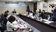 이주호 사회부총리 겸 교육부 장관이 30일 서울 영등포구 한국교육시설안전원에서 ‘학생 마음건강 증진’을 주제로 열린 ‘제28차 함께차담회’에서 발언을 하고 있다.