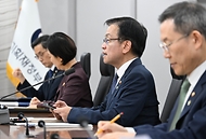 최상목 경제부총리 겸 기획재정부 장관이 3일 정부세종청사에서 열린 ‘경제관계장관회의’를 주재하며 발언하고 있다.