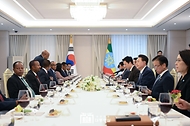 윤석열 대통령이 2일 서울 용산 대통령실에서 열린 한·에티오피아 만찬 회담에서 발언하고 있다. 