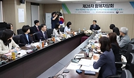 이주호 사회부총리 겸 교육부 장관이 30일 서울 영등포구 한국교육시설안전원에서 ‘학생 마음건강 증진’을 주제로 열린 ‘제28차 함께차담회’에서 발언을 하고 있다.