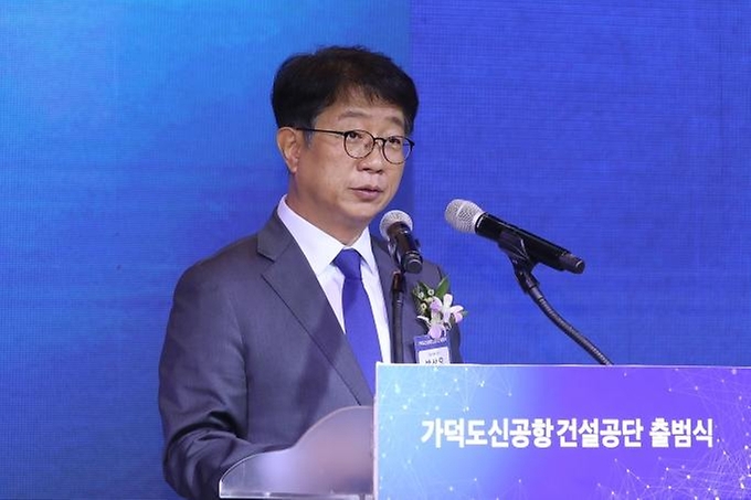 박상우 국토교통부 장관이 31일 부산 강서구 신라스테이 서부산에서 열린 ‘가덕도신공항건설공단 출범식’에서 기념사를 하고 있다.