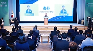 안덕근 산업통상자원부 장관이 3일 서울 강남구 포스코센터 아트홀에서 열린 ‘제25회 철의 날 기념식’에 참석해 축사하고 있다. 