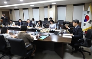 이주호 사회부총리 겸 교육부 장관이 30일 서울 영등포구 한국교육시설안전원에서 ‘학생 마음건강 증진’을 주제로 열린 ‘제28차 함께차담회’에서 발언을 하고 있다.