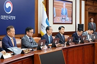 한덕수 국무총리가 4일 서울 종로구 정부서울청사에서 열린 ‘제25회 국무회의’를 주재하며 발언하고 있다.