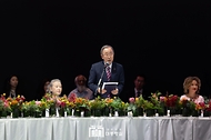 반기문 전 유엔사무총장이 3일 서울 중구 신라호텔에서 열린 ‘2024 한-아프리카 정상회의 환영 만찬’에 참석해 인사말을 하고 있다. 