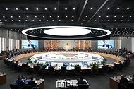 윤석열 대통령이 4일 경기도 일산 한-아프리카 정상회의장에서 열린 ‘2024 한-아프리카 정상회의’ 개회식에서 개회사를 하고 있다.