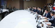 안덕근 산업통상자원부 장관이 3일 서울 중구 대한상공회의소 EC룸에서 열린 ‘제9차 한-투르크메니스탄 경제·무역·과학·기술 협력 공동위원회’에 참석해 인사말하고 있다. 