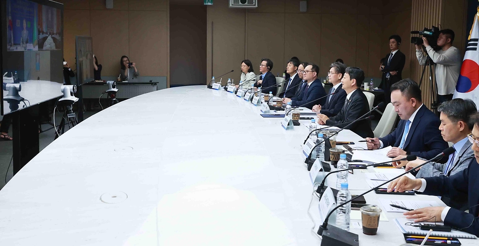안덕근 산업통상자원부 장관이 3일 서울 중구 대한상공회의소 EC룸에서 열린 ‘제9차 한-투르크메니스탄 경제·무역·과학·기술 협력 공동위원회’에 참석해 인사말하고 있다. 