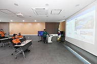 남화영 소방청장이 4일 경기 연천군 군남댐 일원에서 여름철 자연재난 대비 군남댐 안전점검을 실시했다.