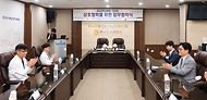 고광효 관세청장이 11일(화) 충남대학교병원 ‘환아 의료비 지원 협약’ 체결식에 참석해 관계자들과 대화를 나누고 있다.