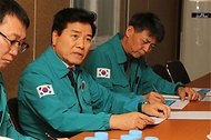 김경안 새만금개발청장은 12일 전북자치도 부안군에서 4.8 규모의 지진이 발생함에 따라 새만금 국가산업단지 입주기업 현장에 대한 점검을 실시했다.