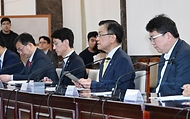 최상목 경제부총리 겸 기획재정부 장관이 19일 서울 종로구 정부서울청사에서 열린 ‘공공기관운영위원회’에서 발언하고 있다.