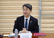 이주호 사회부총리 겸 교육부 장관이 18일 충남 천안시 천안여자상업고등학교에서 열린 ‘제32차 함께차담회’에서 인사말을 하고 있다.