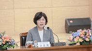 강정애 국가보훈부 장관이 19일 오후 전남 장흥군청에서 열린 국립장흥호국원 조성사업 실시협약 체결식에 참석해 인사말을 하고 있다.