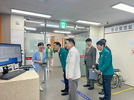 이희완 국가보훈부 차관이 21일 오후 보훈위탁병원인 아산충무병원을 방문해 의료계 집단행동 관련 비상 진료체계 대응현황을 점검하고 있다.