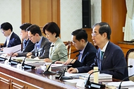 한덕수 국무총리가 26일 서울 종로구 정부서울청사에서 열린 ‘국제개발협력위원회’에서 발언하고 있다.