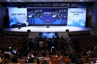 한덕수 국무총리가 26일 서울 강남구 건설회관에서 열린 ‘건설의 날 기념식’에서 축사하고 있다. 