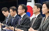 최상목 경제부총리 겸 기획재정부 장관이 3일 서울 종로구 정부서울청사에서 ‘2024년 하반기 경제정책방향 및 역동경제 로드맵 관계부처 합동브리핑’을 하고 있다.