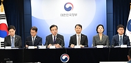 최상목 경제부총리 겸 기획재정부 장관이 3일 서울 종로구 정부서울청사에서 ‘2024년 하반기 경제정책방향 및 역동경제 로드맵 관계부처 합동브리핑’을 하고 있다.