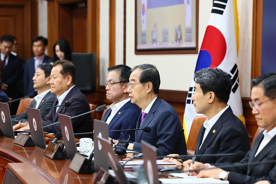 한덕수 국무총리가 9일 서울 종로구 정부서울청사에서 열린 ‘제30회 국무회의’에서 발언하고 있다.
